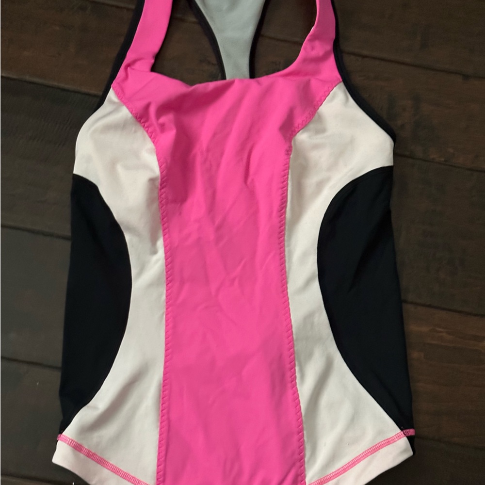 Lululemon Throw back hot pink/black top size 6